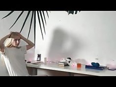 Blonde 20yo girl fingering her pussy to orgasmauo2hxce