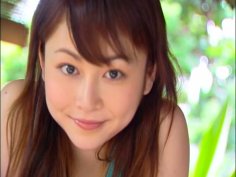 Tempting sweetheart Anri Sugihara wants to show her huge boobs