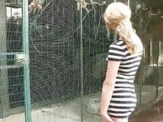 Outgoing blondeie rubbing her quim at the zoo